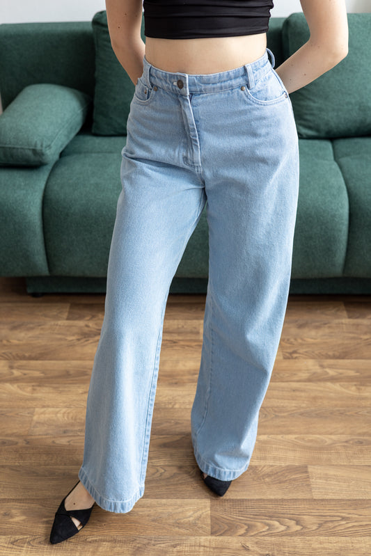 Stylish light blue jeans for girls 155–163 cm tall