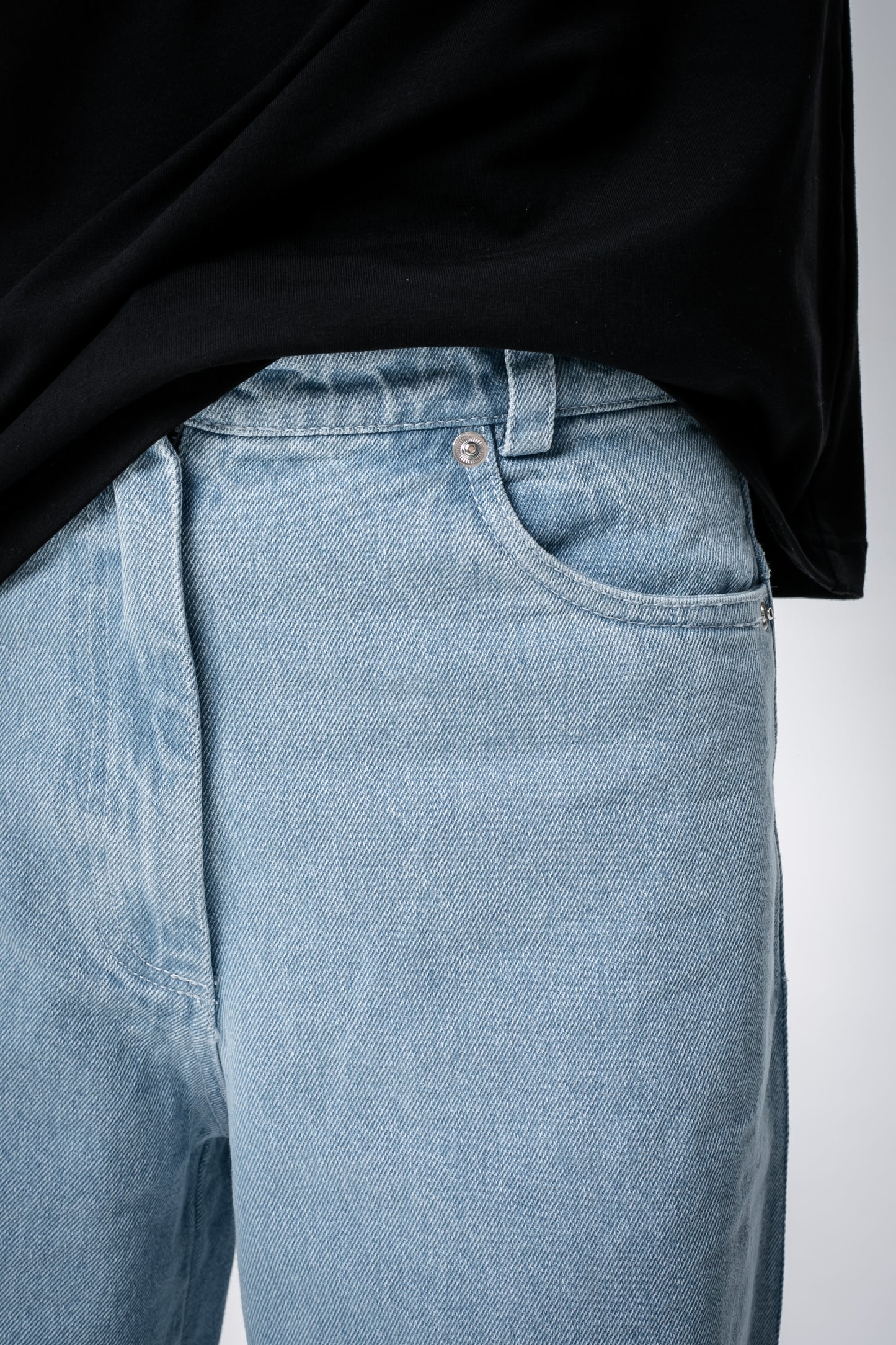 Stylish light blue jeans for girls 155–163 cm tall
